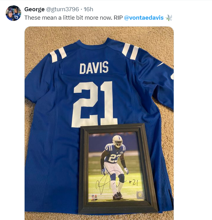 Vontae Davis w